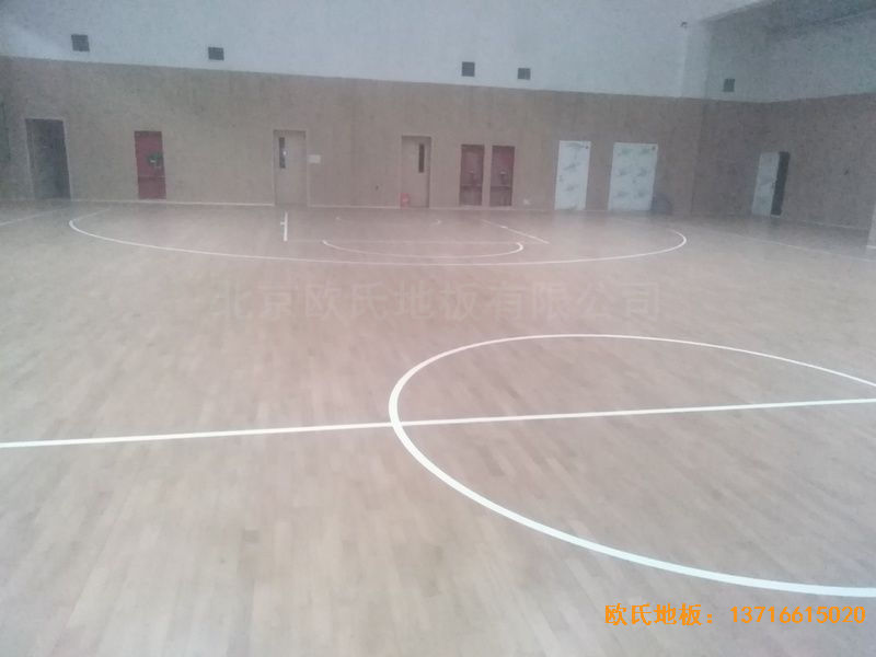 青島黃島區濱海街道中心小學體育木地板鋪裝案例