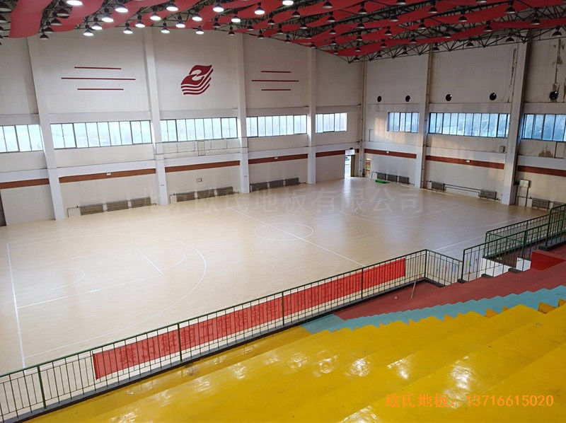 山東淄博工業(yè)職業(yè)學(xué)院籃球館運動地板施工案例4