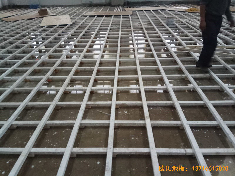 濟南中區十三中學籃球館體育地板安裝案例1