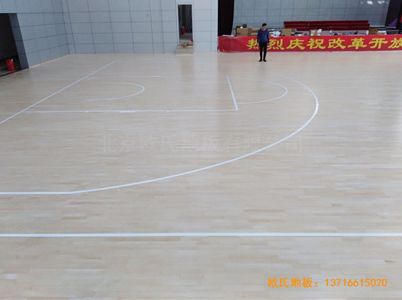 湖南衡陽(yáng)生物環(huán)境技術(shù)學(xué)院籃球館體育地板鋪裝案例4