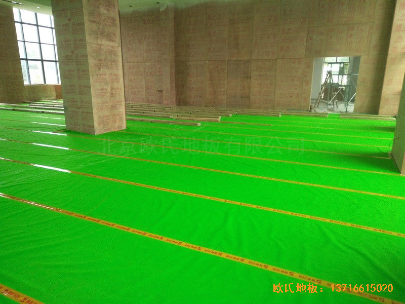 福建泉州海關(guān)橋南運(yùn)動場體育地板鋪裝案例3