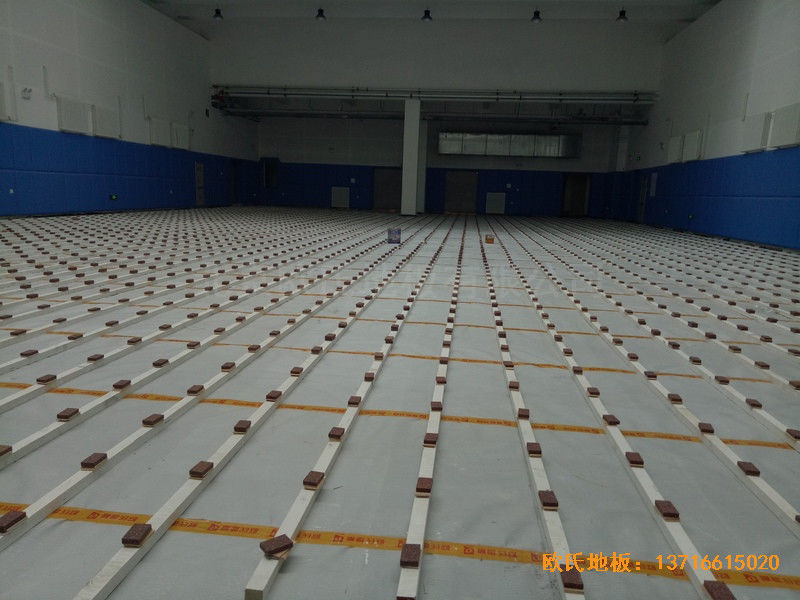 長春十一高中北湖學(xué)校體育館運(yùn)動(dòng)地板鋪設(shè)案例1