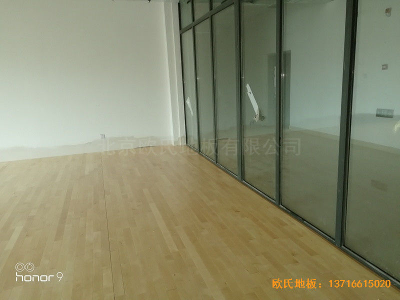 上海松江區佘山鎮文體中心體育地板鋪設案例5