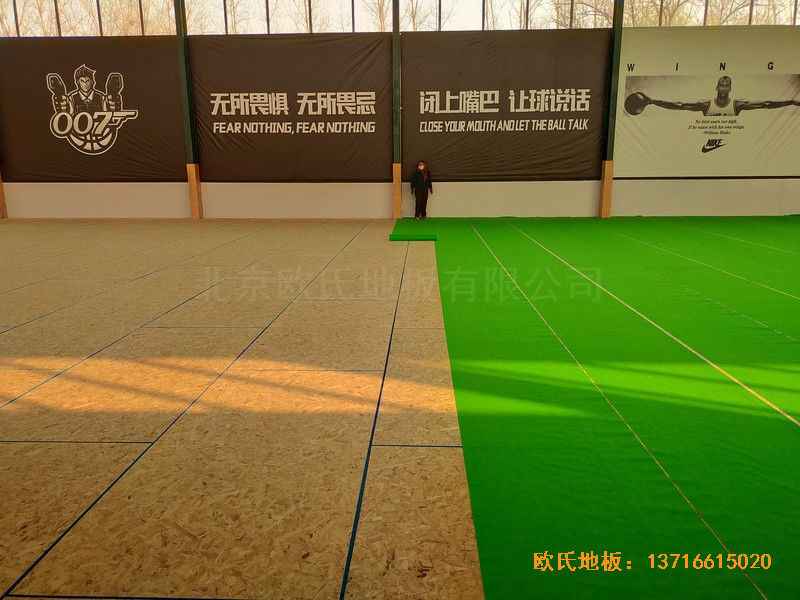 山東北環(huán)路平安行駕校籃球館運(yùn)動(dòng)木地板鋪設(shè)案例3