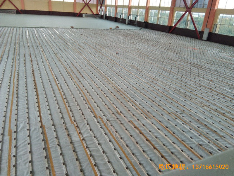 山東濟南章丘雙語學校籃球館體育地板施工案例1