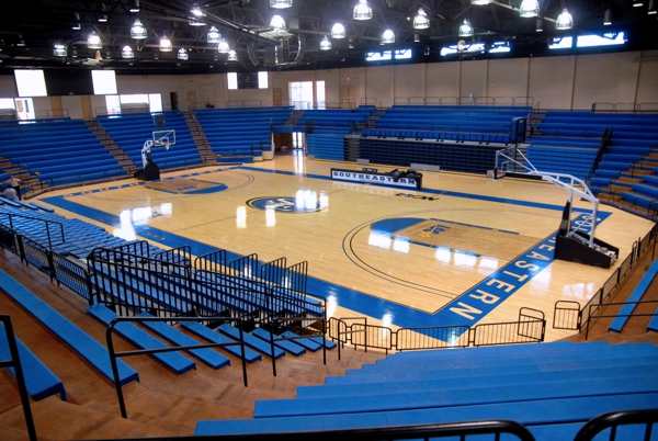 看專業施工團隊如何鋪裝運動木地板