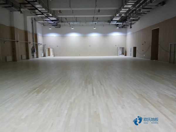 運(yùn)動木地板防劃痕有好方法