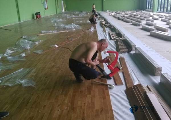 國(guó)標(biāo)運(yùn)動(dòng)籃球木地板價(jià)格多少