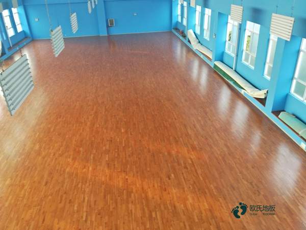 大學運動籃球木地板每平米價格