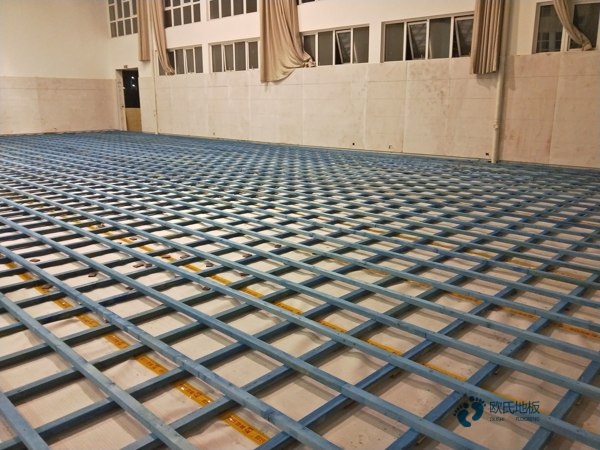 好用的運(yùn)動(dòng)籃球木地板多少錢能下來