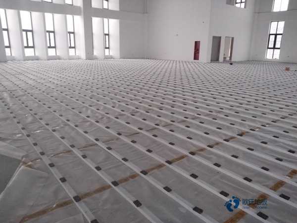 好用的運動籃球木地板更便宜的多少錢一平方米