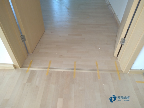 好用的運(yùn)動籃球木地板大約多少錢