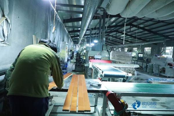 校園運動籃球木地板造價