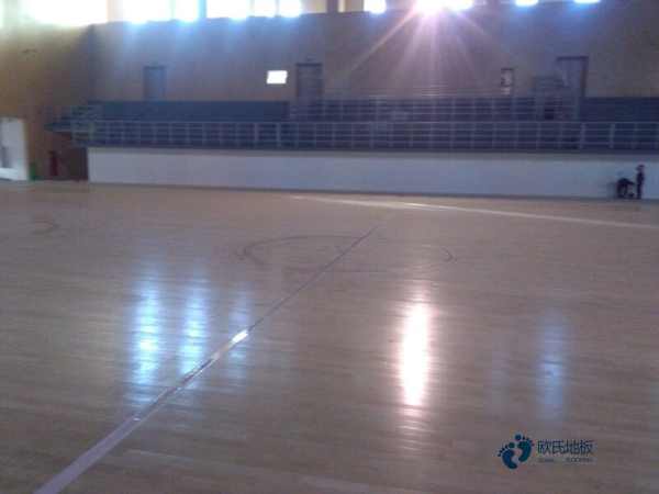 雙龍骨籃球地板清潔保養(yǎng)2