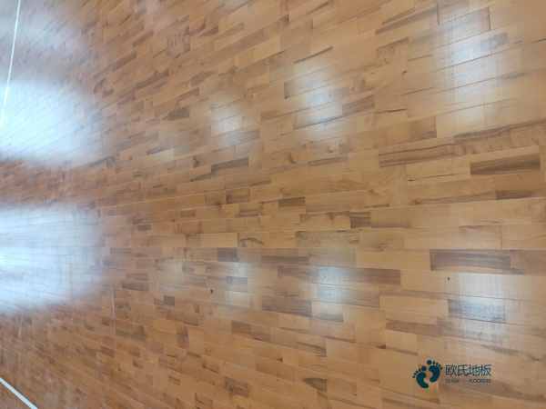 單龍骨運動體育地板保養(yǎng)知識2