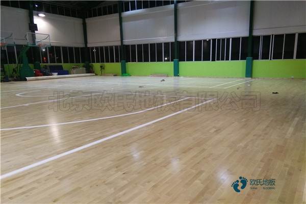 楓樺木運(yùn)動籃球木地板施工價格