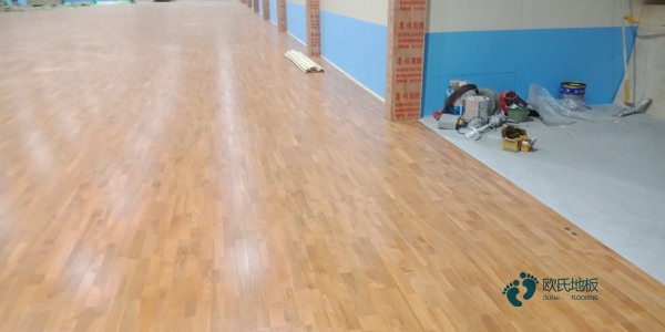 購(gòu)買籃球地板較好的3